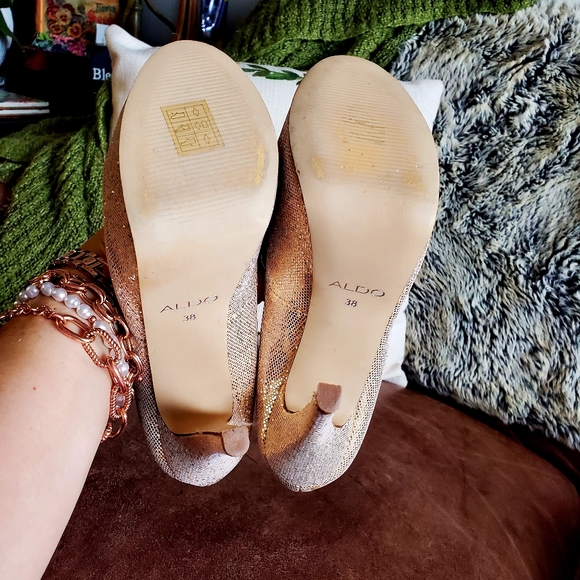 ALDO Genuine Leather Gold Metallic Shimmer Platform Stilettos- Size 38 (7 1/2) - Picture 5 of 7